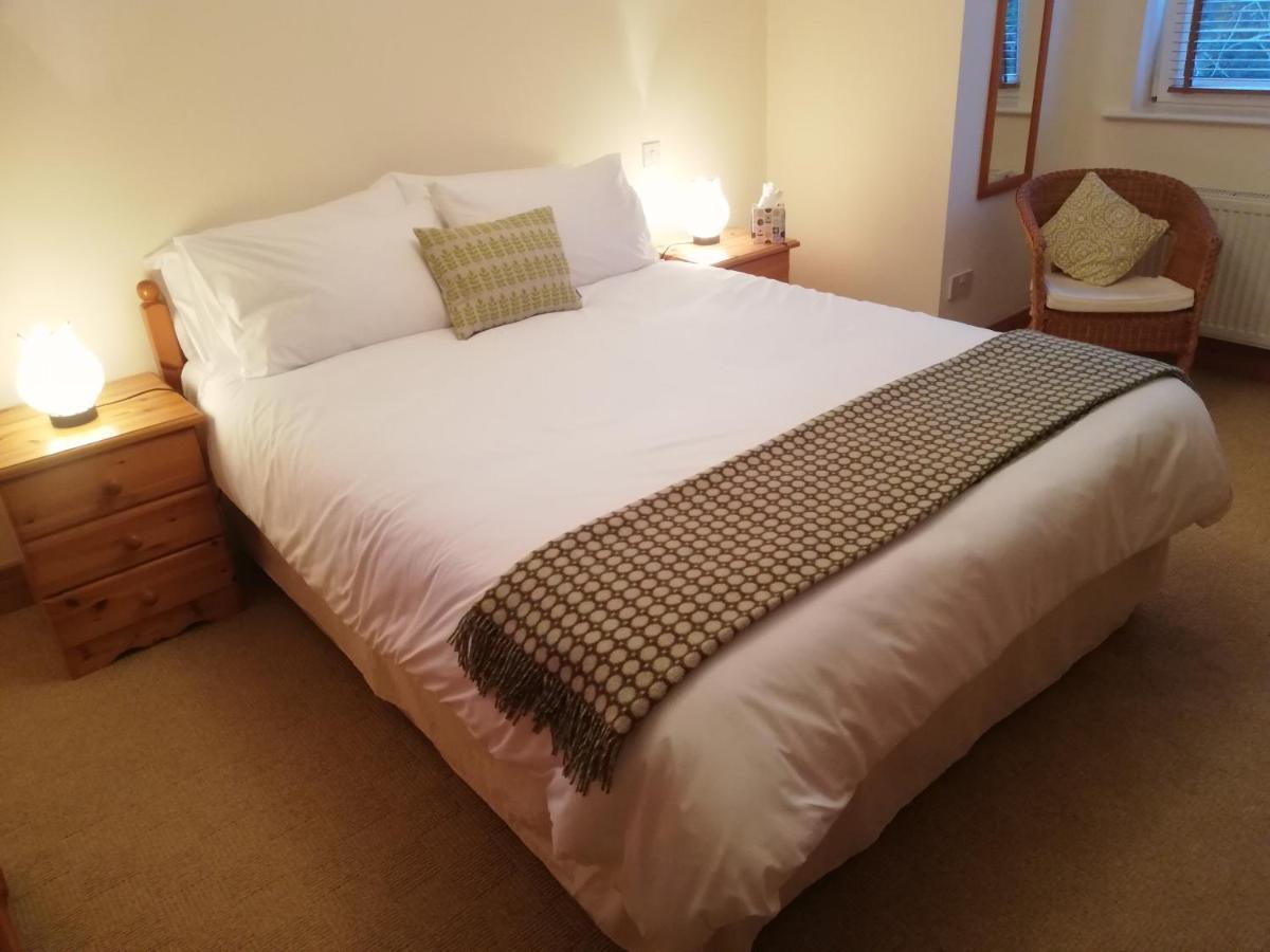 ケンメア Two Eggs Bed & Breakfast エクステリア 写真